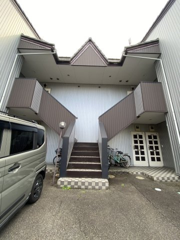 新潟市中央区米山４丁目のアパート