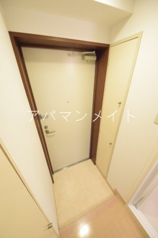 【玄関】 | 収納もある玄関です