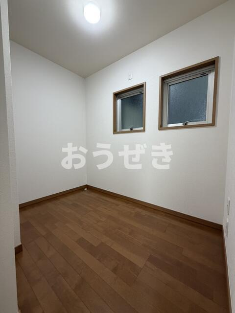 巴ビルの内装|サービスルーム①