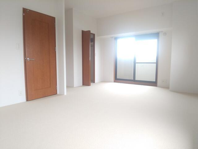中古マンション・仲介手数料半額）シャトレ愛松稲沢Ⅶの洋室|将来、二部屋に分け使えます♪