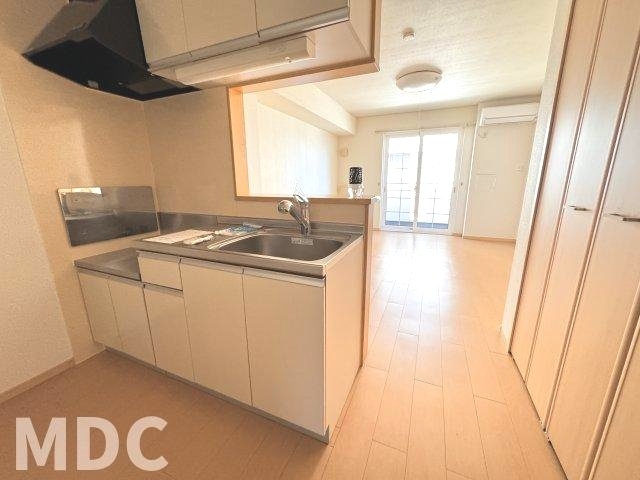 徳島市北沖洲３丁目のアパートのキッチン