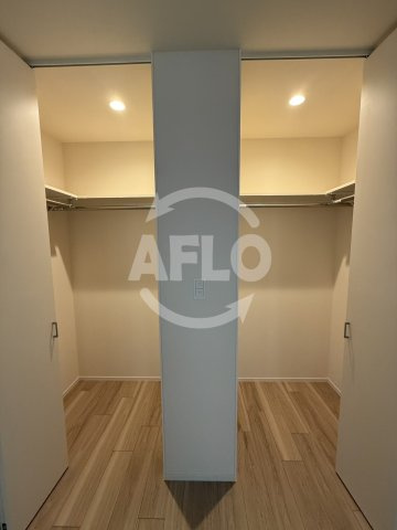 メゾン夕陽丘サウスコートの収納|メゾン夕陽丘サウスコート　ウォークインクローゼット