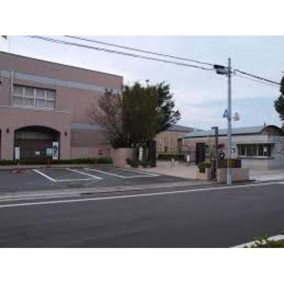 ハイツ　マイルドの周辺|中学校「私立晃華学園中学校まで955m」