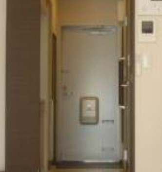 クレイノファミーユ東大宮の玄関