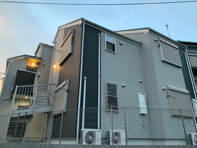 シャンブル港南の外観