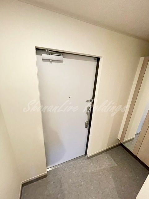 La Verite石川の玄関