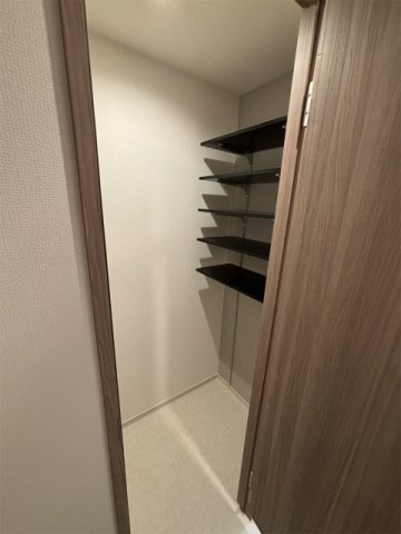 R-Residence南千束の玄関|明るい玄関です