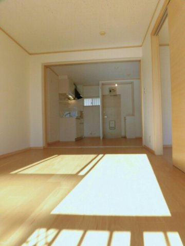 【居間・リビング】 | エルディム東陽Ⅰ | ゆったりとしたリビングです