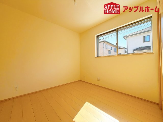 さいたま市西区プラザ620番の洋室|居室は全室収納あり！たっぷりある収納活用でお部屋もキレイを保てます♪