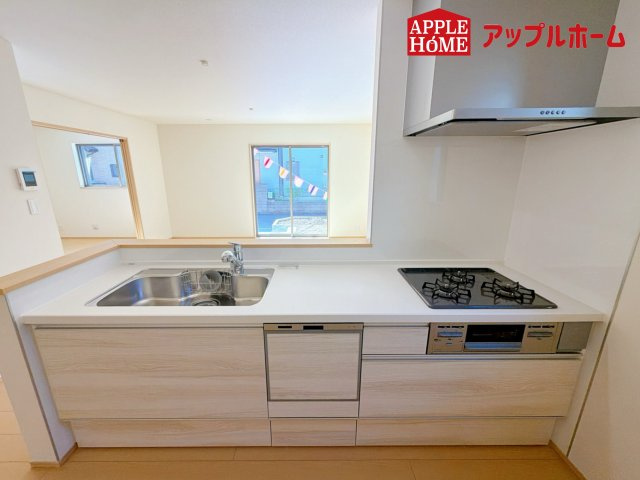 さいたま市西区プラザ620番のキッチン|キッチンの収納も充実☆食洗器完備で家事も楽々♪生活の質が向上すること間違いなしの充実設備です。
