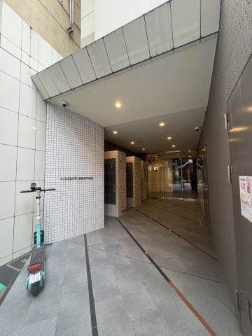 セレニテ堺筋本町SUDのエントランス