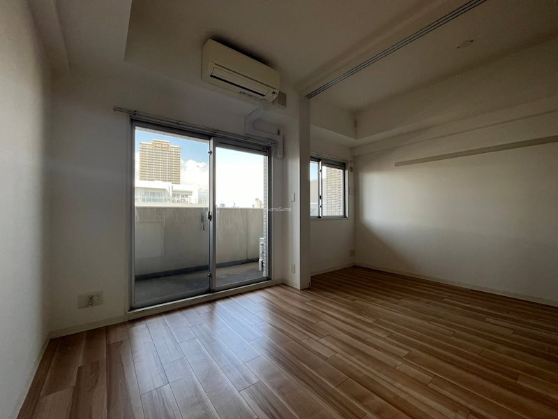 プレサンス難波元町の居間・リビング