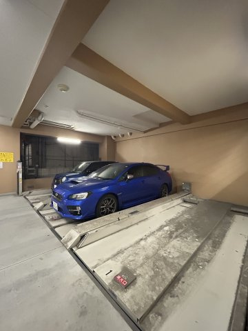 プレサンス東本町Vol.2の駐車場