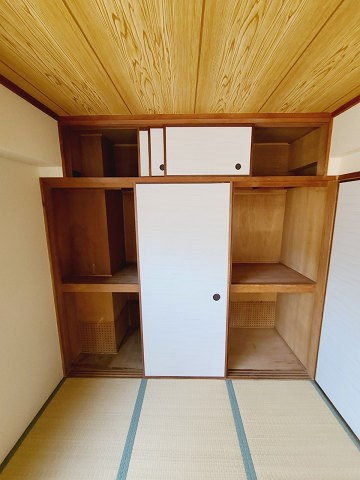 前林ビル南棟の収納
