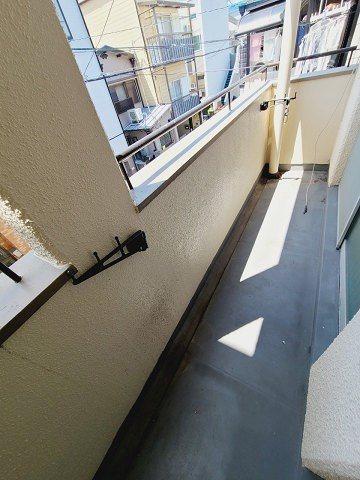 前林ビル南棟のバルコニー