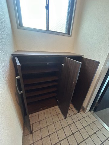 リベラ西芦屋の玄関