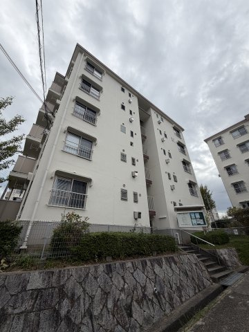 高倉台１０団地５号棟