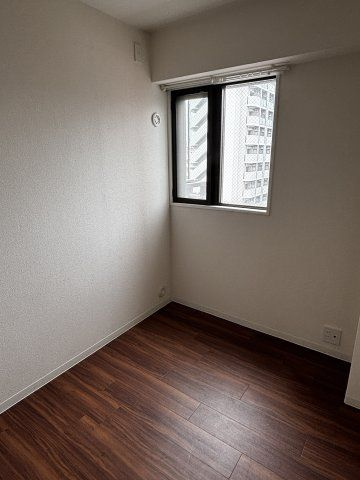 ライオンズマンション生田川東の洋室