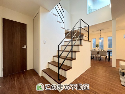 【設備】 | LievleGarden.S古河市下辺見第6　 | 素敵なリビング階段！吹き抜けの解放感は魅力的ですね☆
