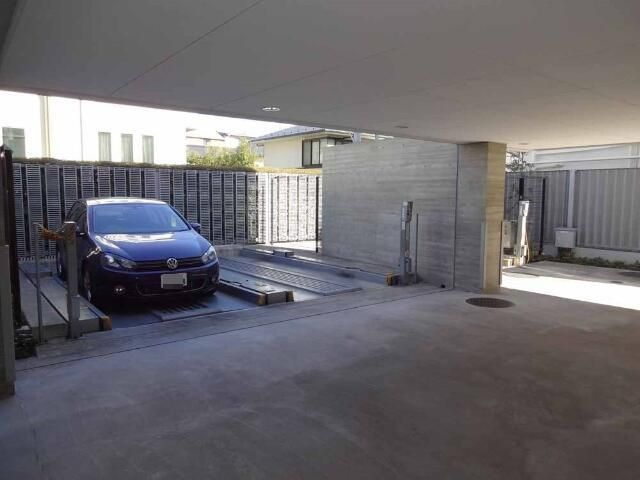 フレンシア玉川田園調布の駐車場|カースペースがあります