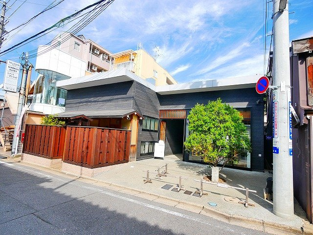 鍋屋町貸店舗のエントランス