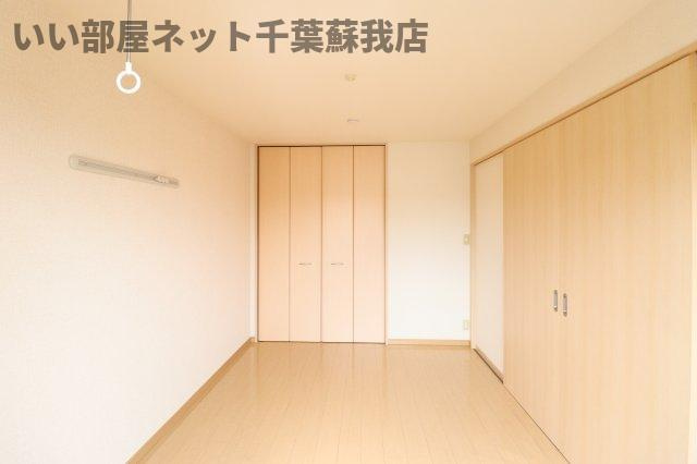 サニーヒルの寝室|落ち着いて過ごせるお部屋なので、寝室にいかがでしょうか