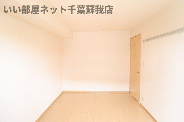 サニーヒルの洋室|広々とした洋室です