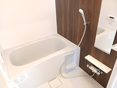 【浴室】 | ロイヤル鈴　Ｊ | コンパクトで使いやすいお風呂です