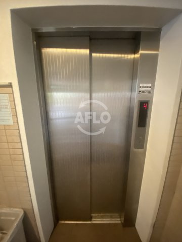 ライフステージ緑橋の玄関