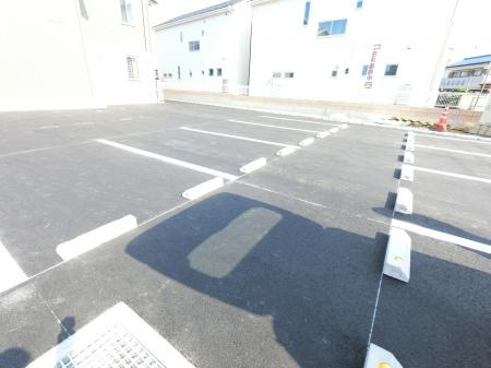 パーシモンの駐車場