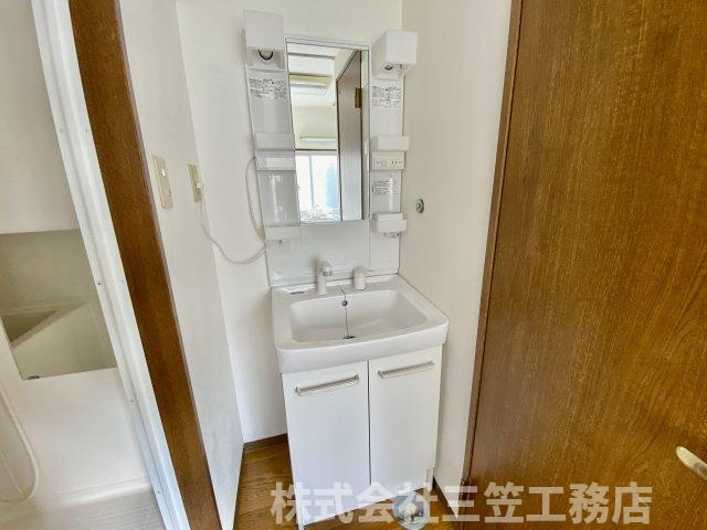 ベルフラワー御殿山の独立洗面台|同タイプの間取り写真を使用
