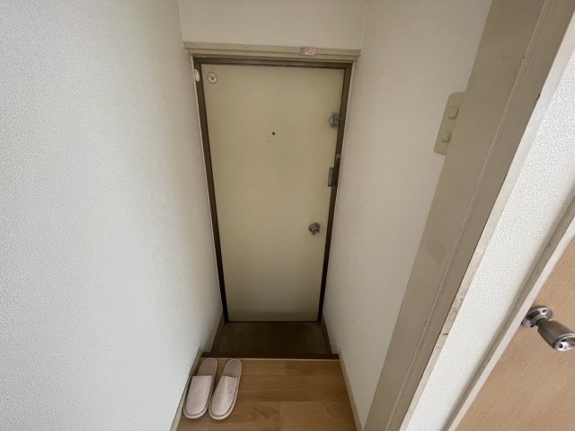宝アパートの玄関