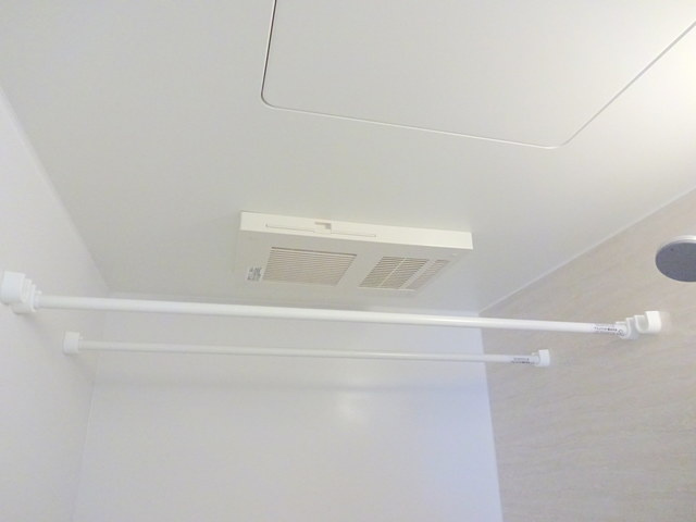 立川市高松町２丁目の賃貸マンションの設備|★雨の日に大活躍の浴室乾燥機★