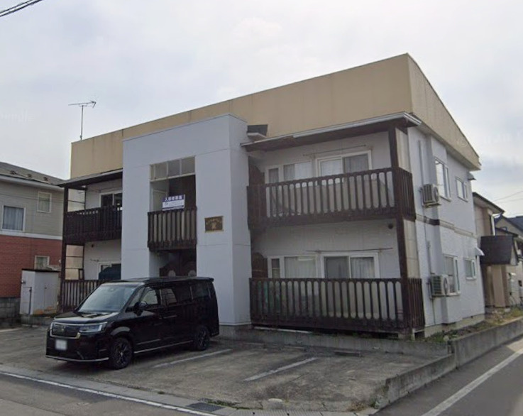 ロイヤルパレス翼の外観