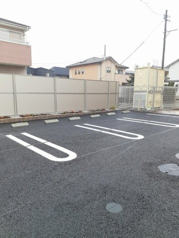 サウザンドの駐車場