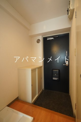 【玄関】 | 収納もある玄関です