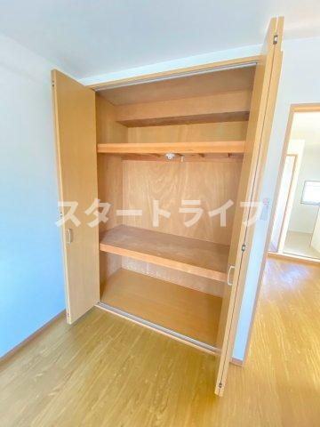 大阪市東淀川区豊里７丁目の賃貸マンションの収納