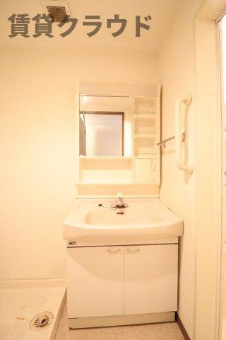 エスポワール蘇我の洗面所|忙しい朝には欠かせない洗面所です