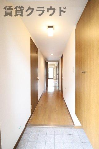 エスポワール蘇我の玄関|明るい玄関です