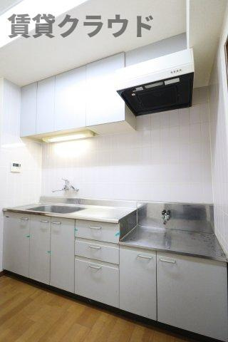 エスポワール蘇我のキッチン|コンパクトなキッチンで掃除もラクラク