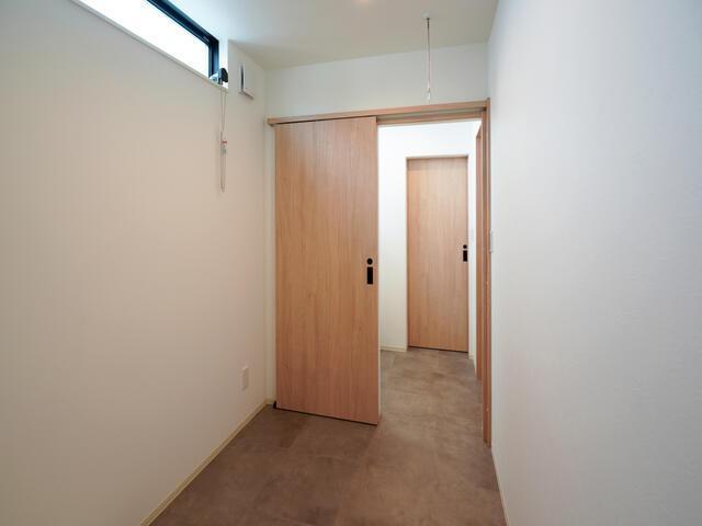 中古戸建て・仲介手数料半額）稲沢市西町３丁目の洗面所|脱衣室兼ランドリールーム。