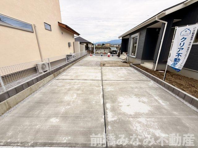 【新築平屋】渋川市半田第８　限定１棟　クリエートの家　新築建売の駐車場|駐車場に車を止められます