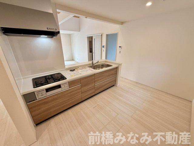 【新築平屋】渋川市半田第８　限定１棟　クリエートの家　新築建売のキッチン|キッチンでお料理をお楽しみください
