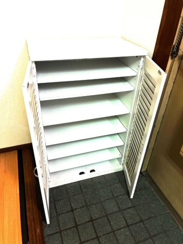 【玄関】 | 錦糸町YKOビル | 収納もある玄関です