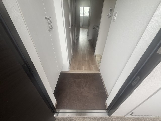 【玄関】 | ※同一マンションのイメージ写真※