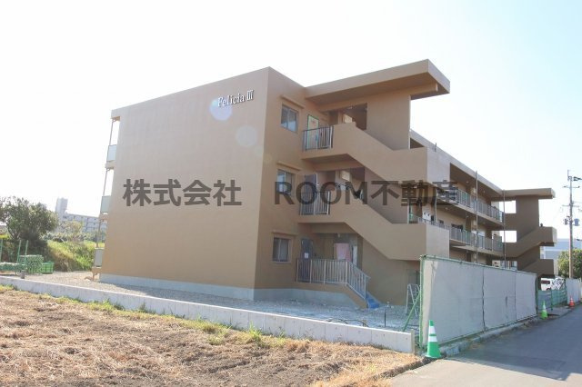 都城市立野町の賃貸マンションの外観|おしゃれな外観です