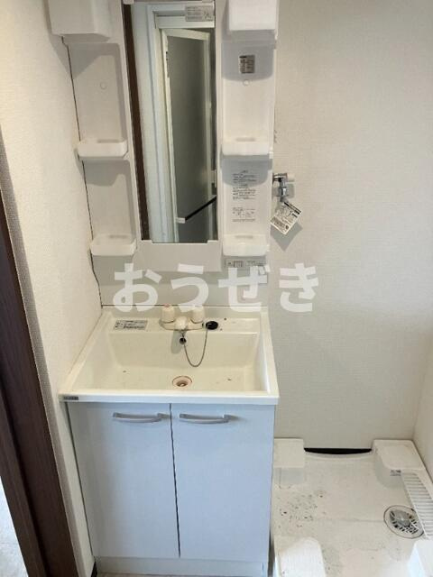 清水ビルの洗面所|室内洗濯機置き場