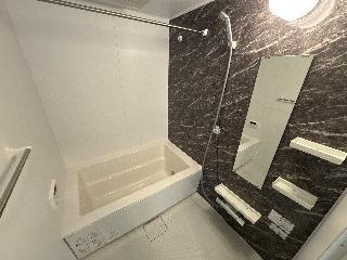 【浴室】 | （仮）リバーヒルズ雀の宮３丁目新築アパート | バス（イメージ）