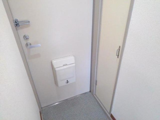 【玄関】 | エリール城 | 収納もある玄関です