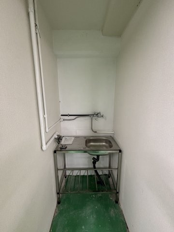 河合ビルの独立洗面台